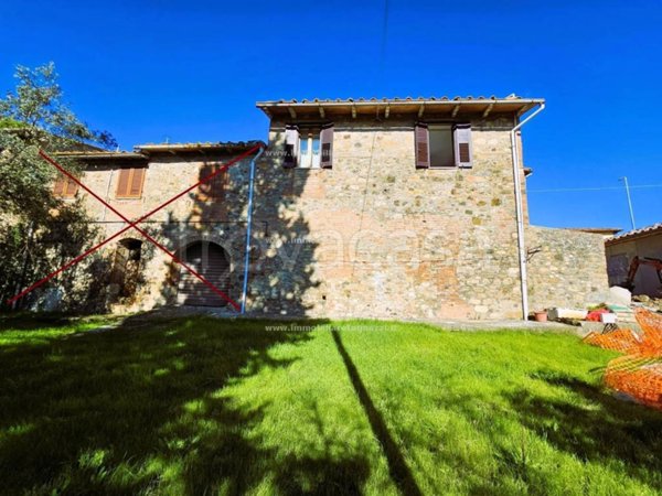casa indipendente in vendita a Poggibonsi