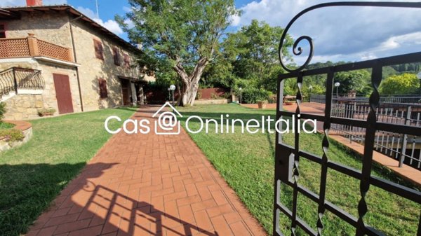 casa indipendente in vendita a Poggibonsi