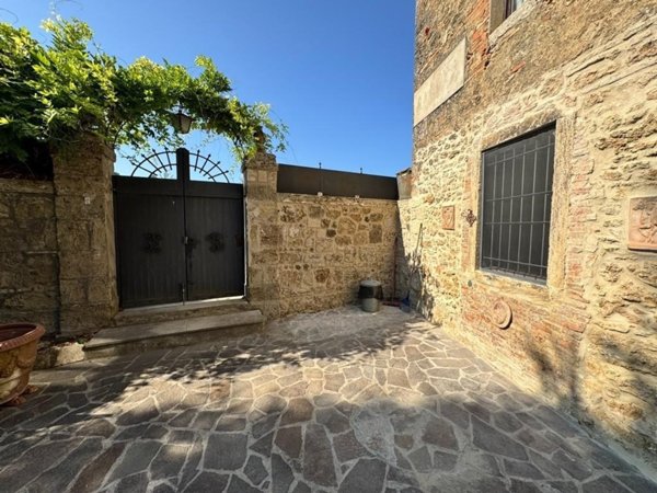 appartamento in vendita a Poggibonsi in zona Staggia Senese