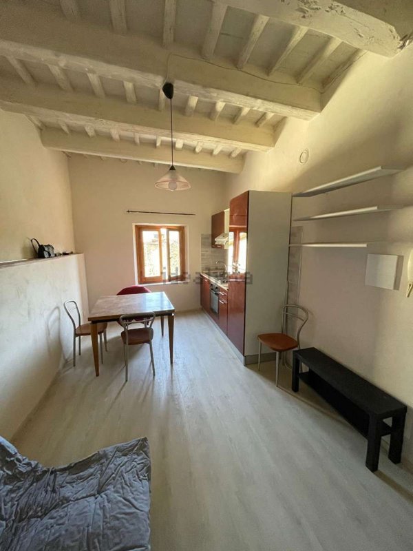 appartamento in vendita a Poggibonsi in zona Centro Storico