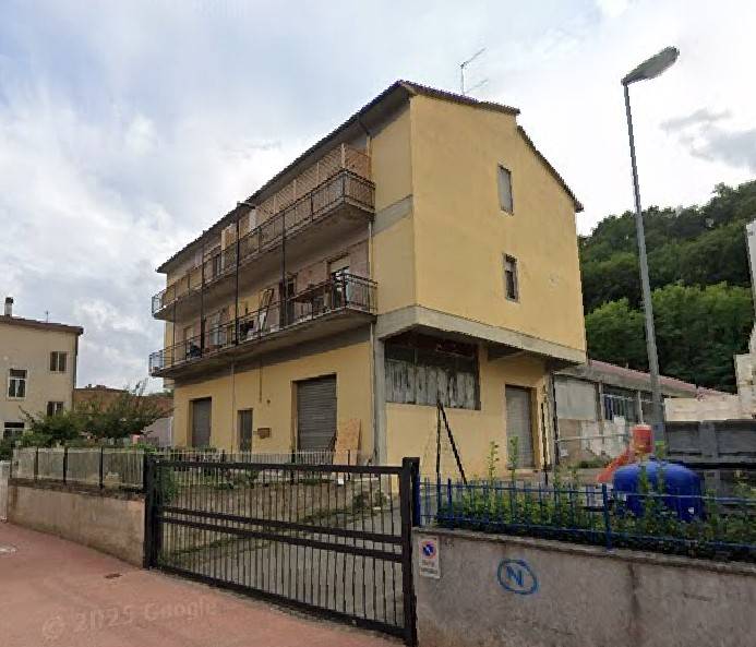 locale di sgombero in vendita a Poggibonsi in zona Centro Storico