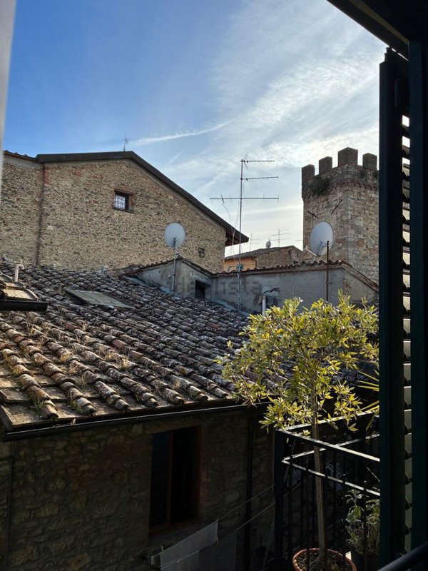 appartamento in vendita a Poggibonsi in zona Centro Storico
