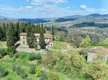 casa indipendente in vendita a Poggibonsi