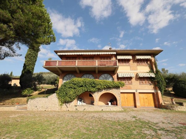 casa indipendente in vendita a Poggibonsi
