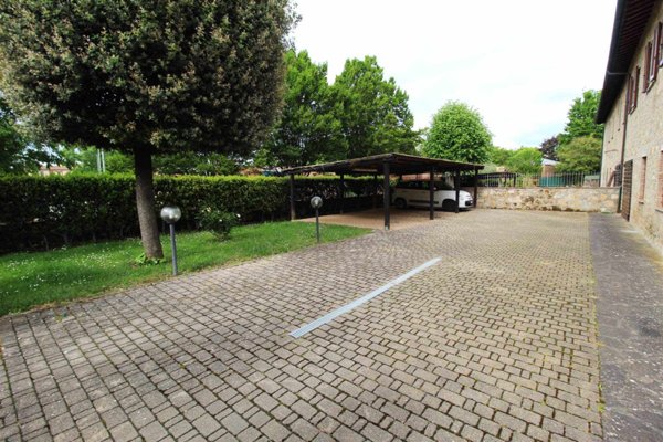 appartamento in vendita a Poggibonsi in zona Staggia Senese