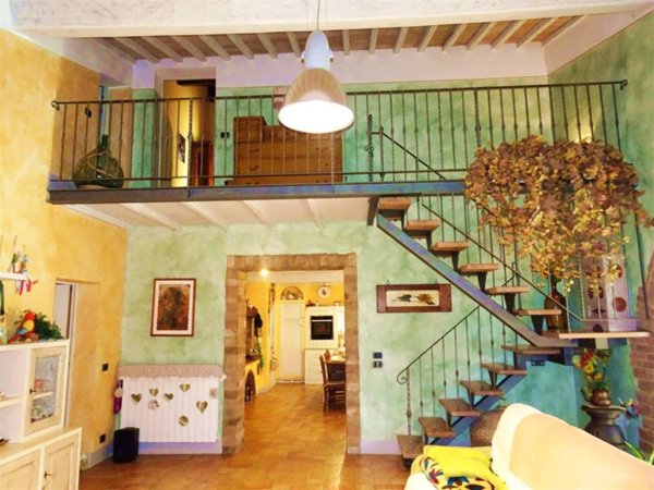 casa indipendente in vendita a Poggibonsi