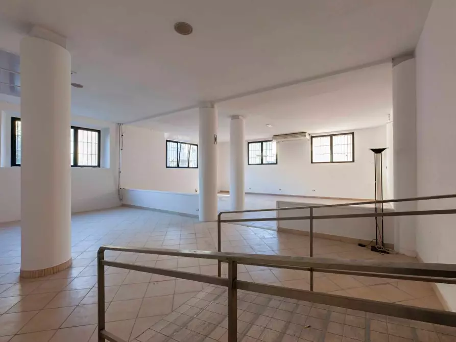 negozio in vendita a Poggibonsi