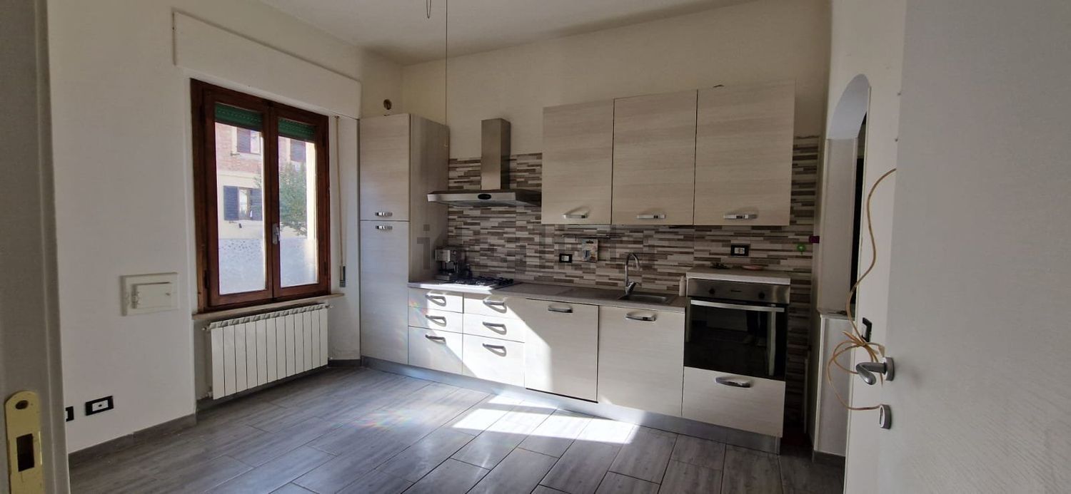 appartamento in vendita a Poggibonsi in zona Centro Storico