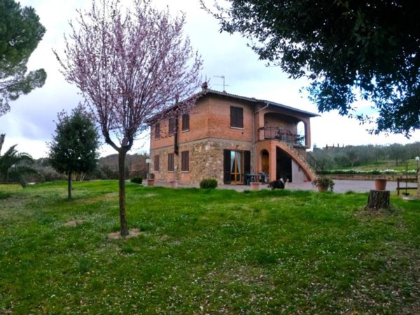 casa indipendente in vendita a Poggibonsi