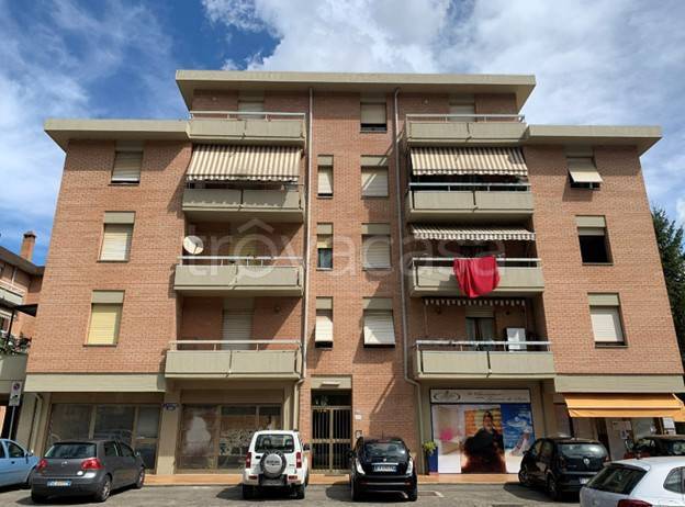 negozio in vendita a Poggibonsi