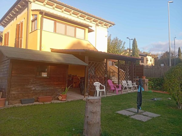 casa indipendente in vendita a Poggibonsi