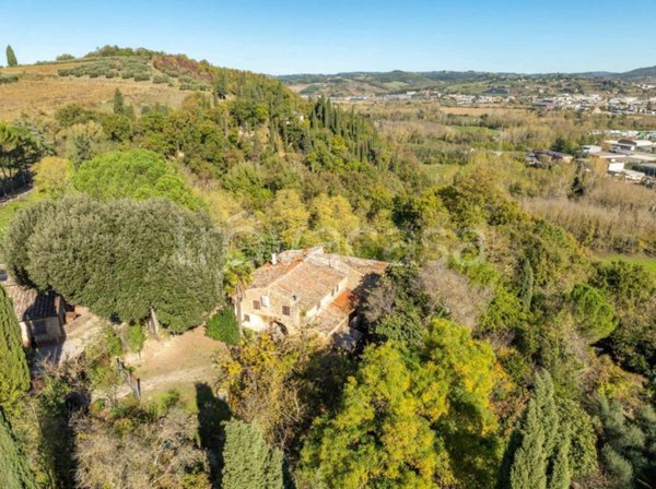 casa indipendente in vendita a Poggibonsi