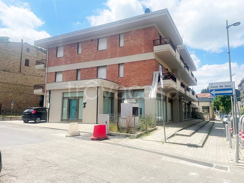 negozio in vendita a Poggibonsi