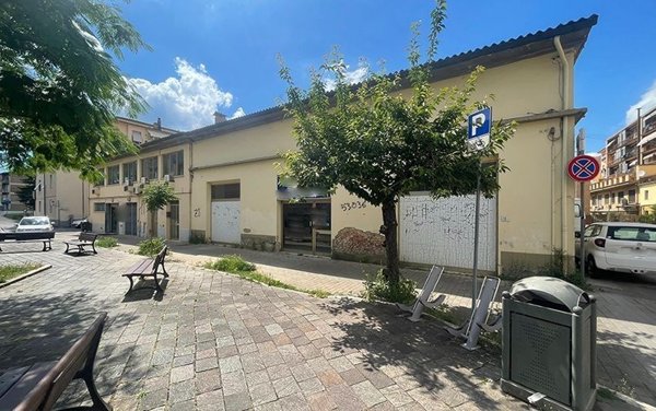 capannone in vendita a Poggibonsi