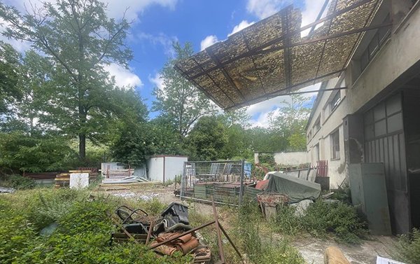 locale di sgombero in vendita a Poggibonsi