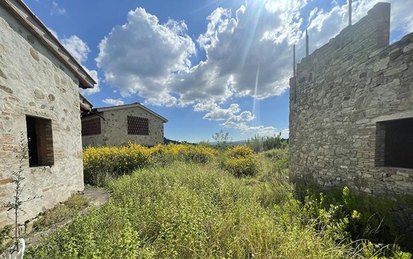 casa indipendente in vendita a Poggibonsi