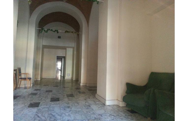 locale commerciale in vendita a Poggibonsi