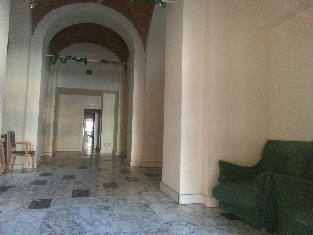 locale commerciale in vendita a Poggibonsi