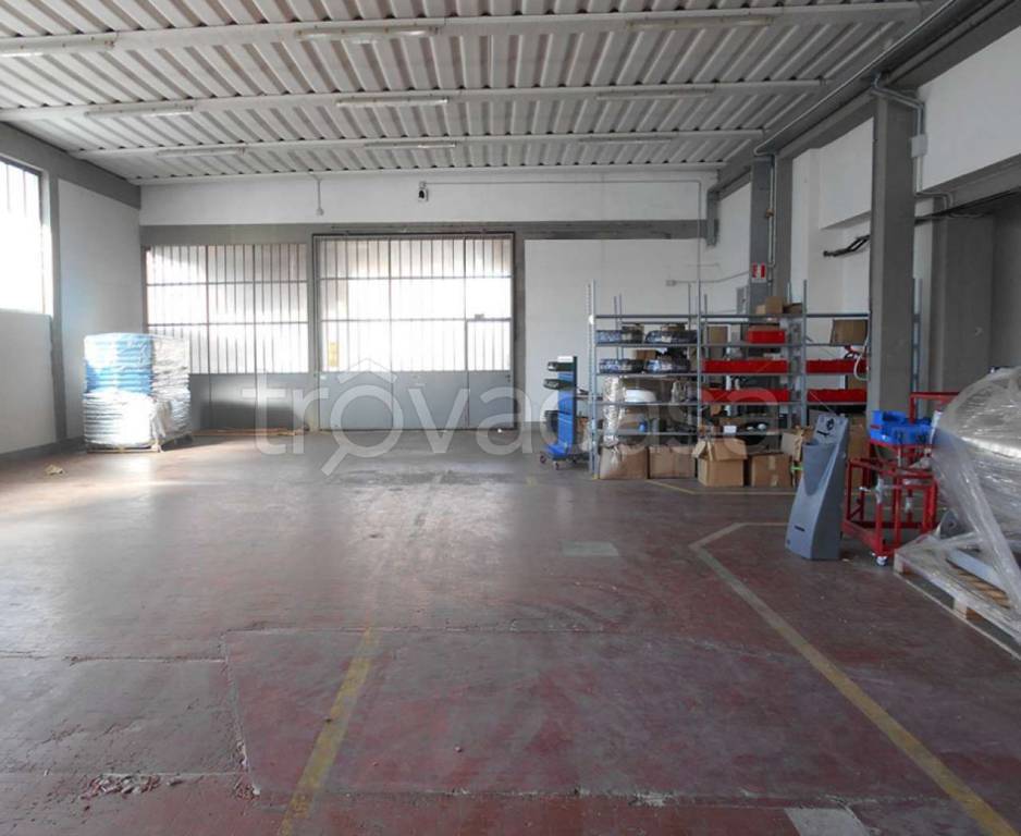 capannone in vendita a Poggibonsi