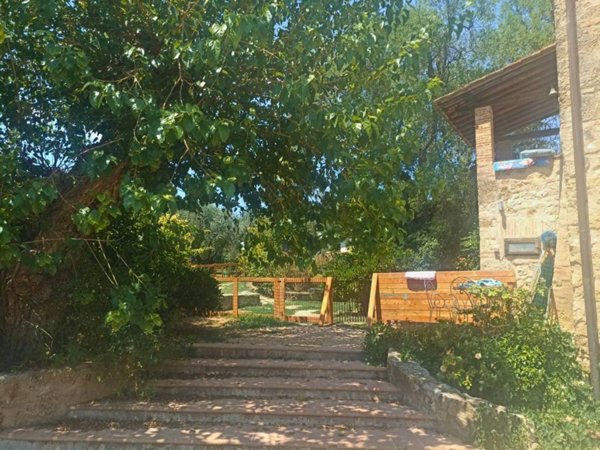 appartamento in vendita a Poggibonsi in zona Staggia Senese