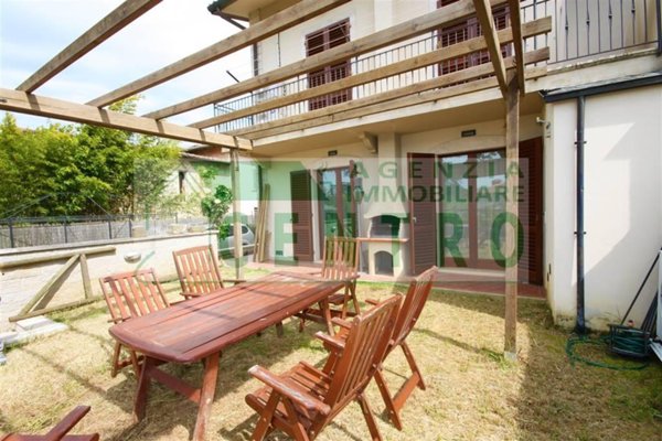 casa indipendente in vendita a Poggibonsi in zona Centro Storico