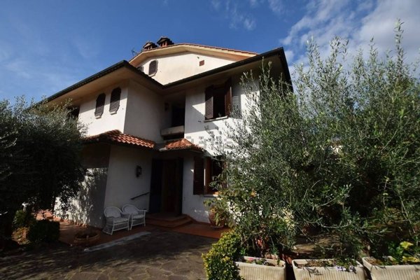 casa indipendente in vendita a Poggibonsi