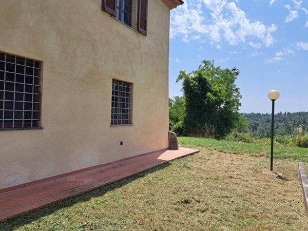 casa indipendente in vendita a Poggibonsi in zona Staggia Senese