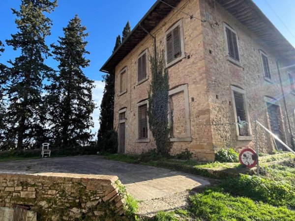 casa indipendente in vendita a Poggibonsi