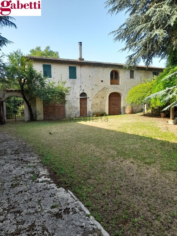 casa indipendente in vendita a Poggibonsi in zona Staggia Senese