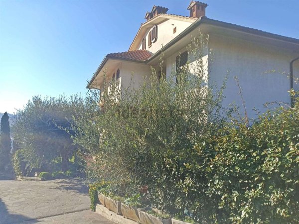 casa indipendente in vendita a Poggibonsi