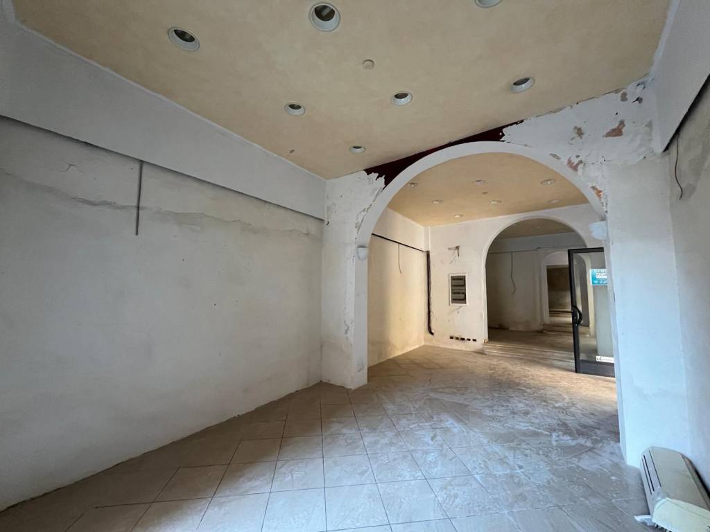 negozio in vendita a Poggibonsi