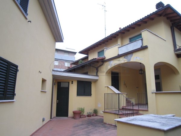 appartamento in vendita a Poggibonsi in zona Centro Storico