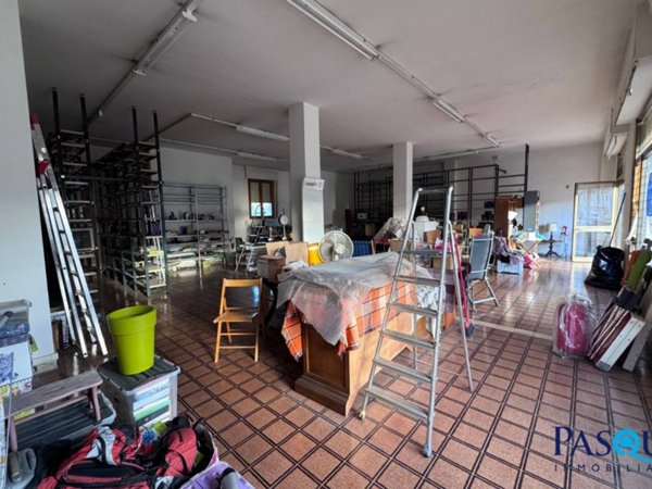 negozio in vendita a Poggibonsi