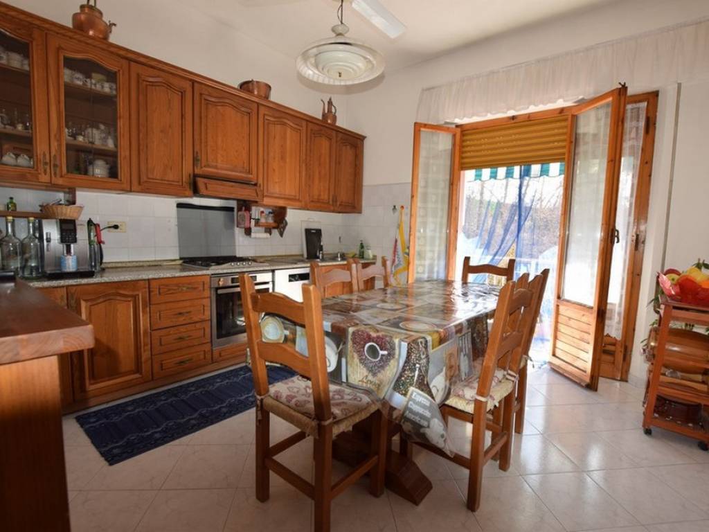 appartamento in vendita a Poggibonsi in zona Borgaccio