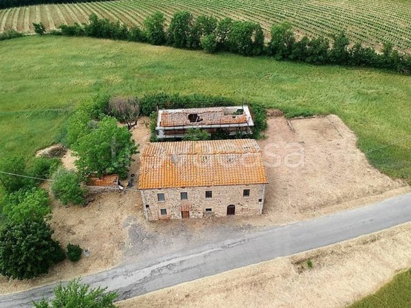 casa indipendente in vendita a Poggibonsi