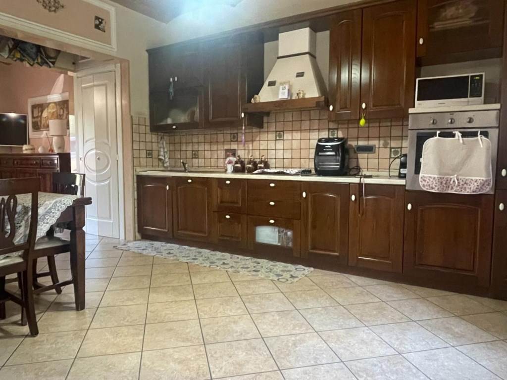 casa indipendente in vendita a Poggibonsi in zona Centro Storico