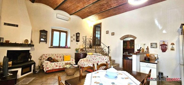 casa indipendente in vendita a Poggibonsi