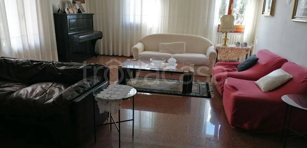 casa indipendente in vendita a Poggibonsi