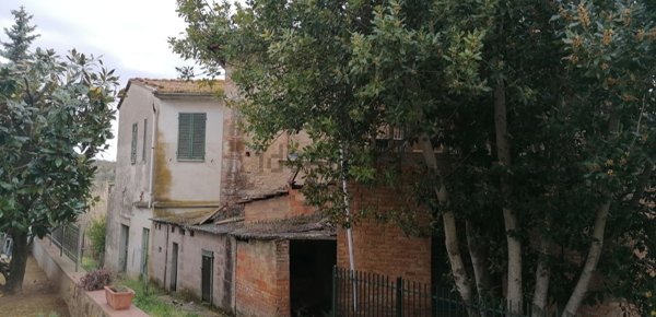 casa indipendente in vendita a Poggibonsi