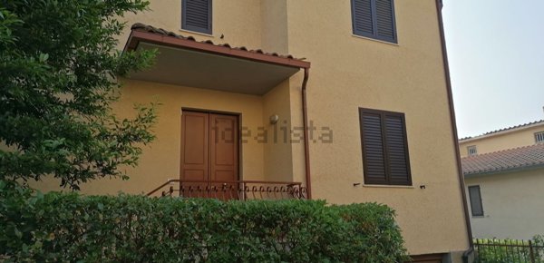 casa indipendente in vendita a Poggibonsi in zona Centro Storico