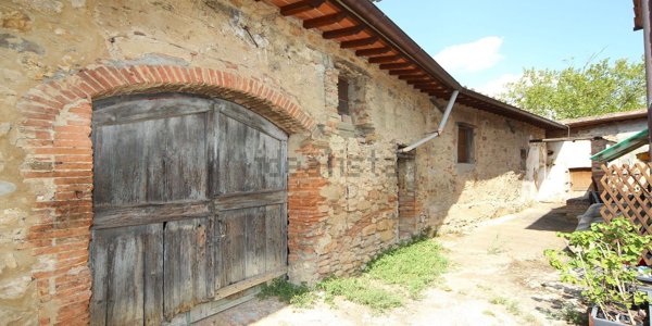 appartamento in vendita a Poggibonsi in zona Campostaggia