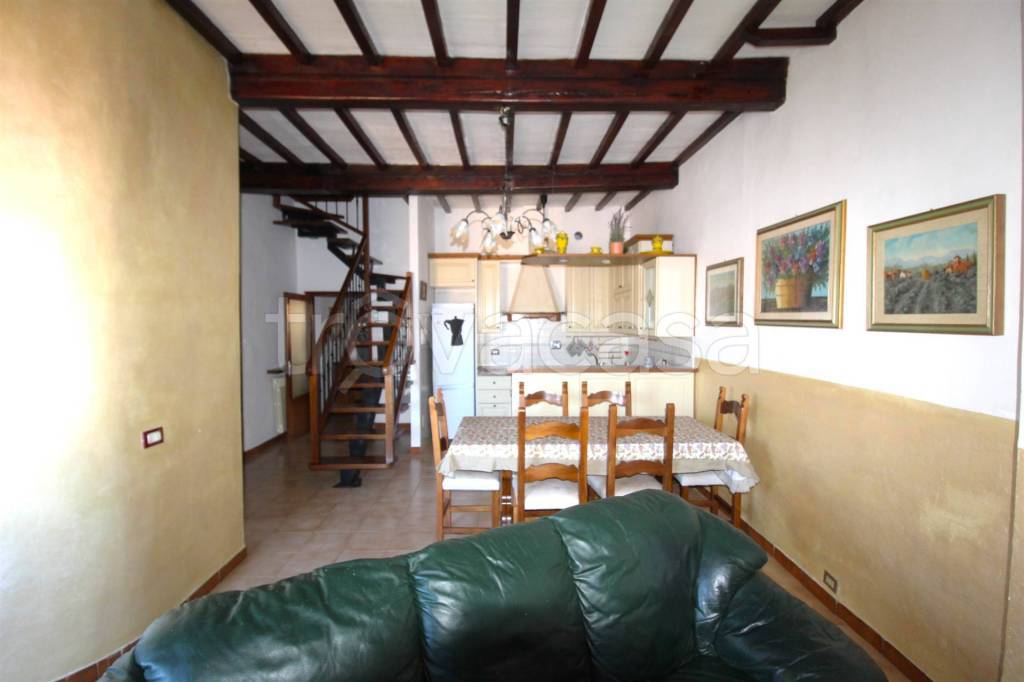 appartamento in vendita a Poggibonsi in zona Centro Storico