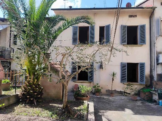 casa indipendente in vendita a Poggibonsi