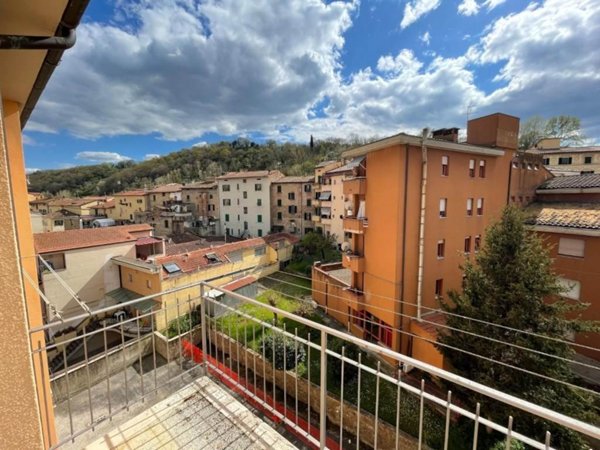 appartamento in vendita a Poggibonsi in zona Centro Storico