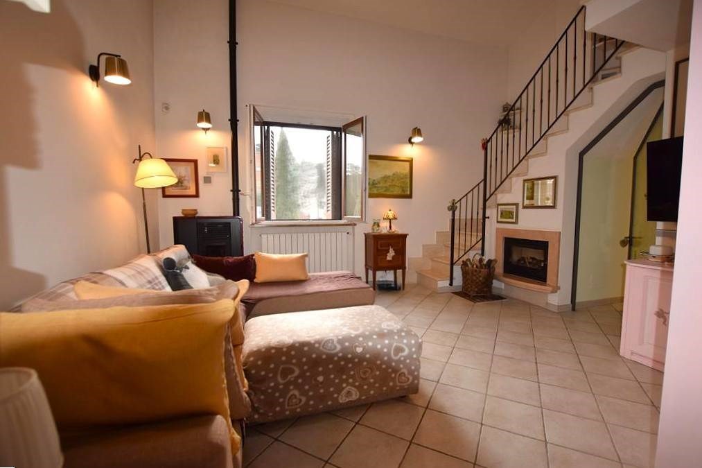 casa semindipendente in vendita a Poggibonsi