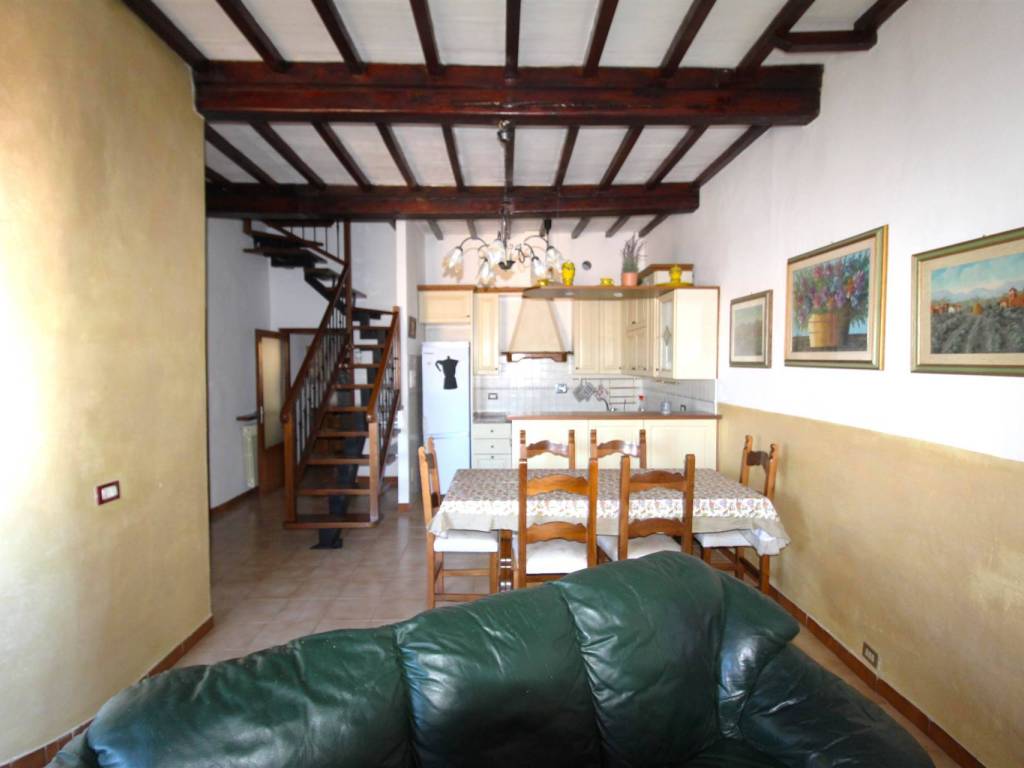 appartamento in vendita a Poggibonsi in zona Centro Storico