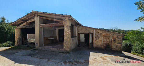 casa indipendente in vendita a Poggibonsi