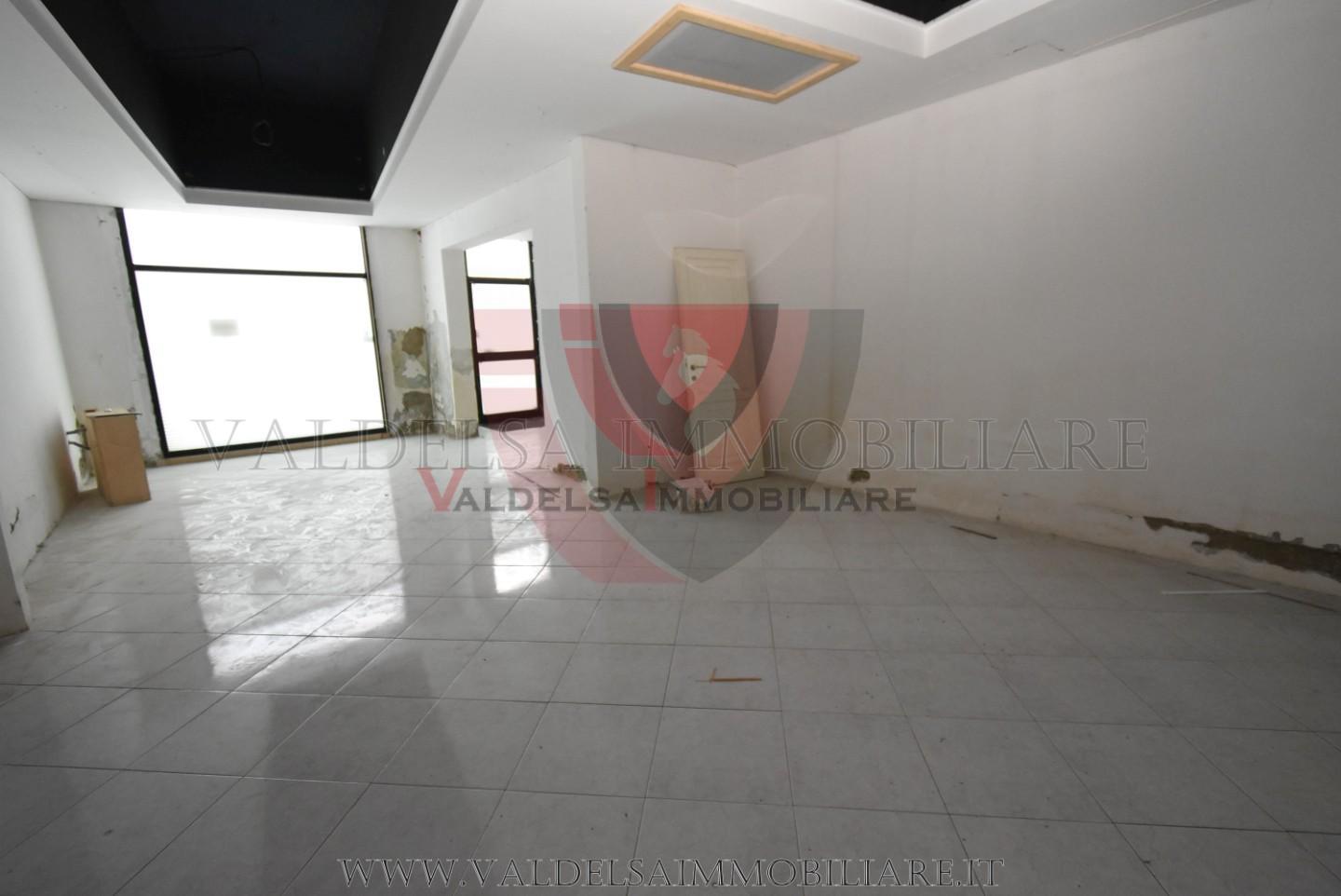 negozio in vendita a Poggibonsi