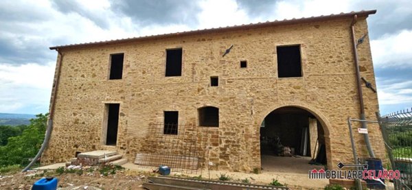 casa indipendente in vendita a Poggibonsi