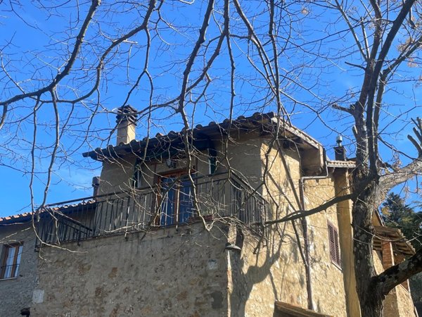 casa indipendente in vendita a Poggibonsi in zona Centro Storico